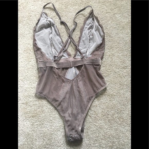 Victoria’s Secret lace bodysuit, size small - Picture 3 of 5